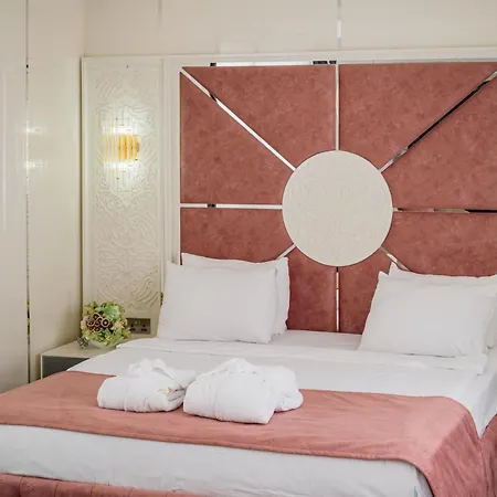 Royal Palace Otel 3*